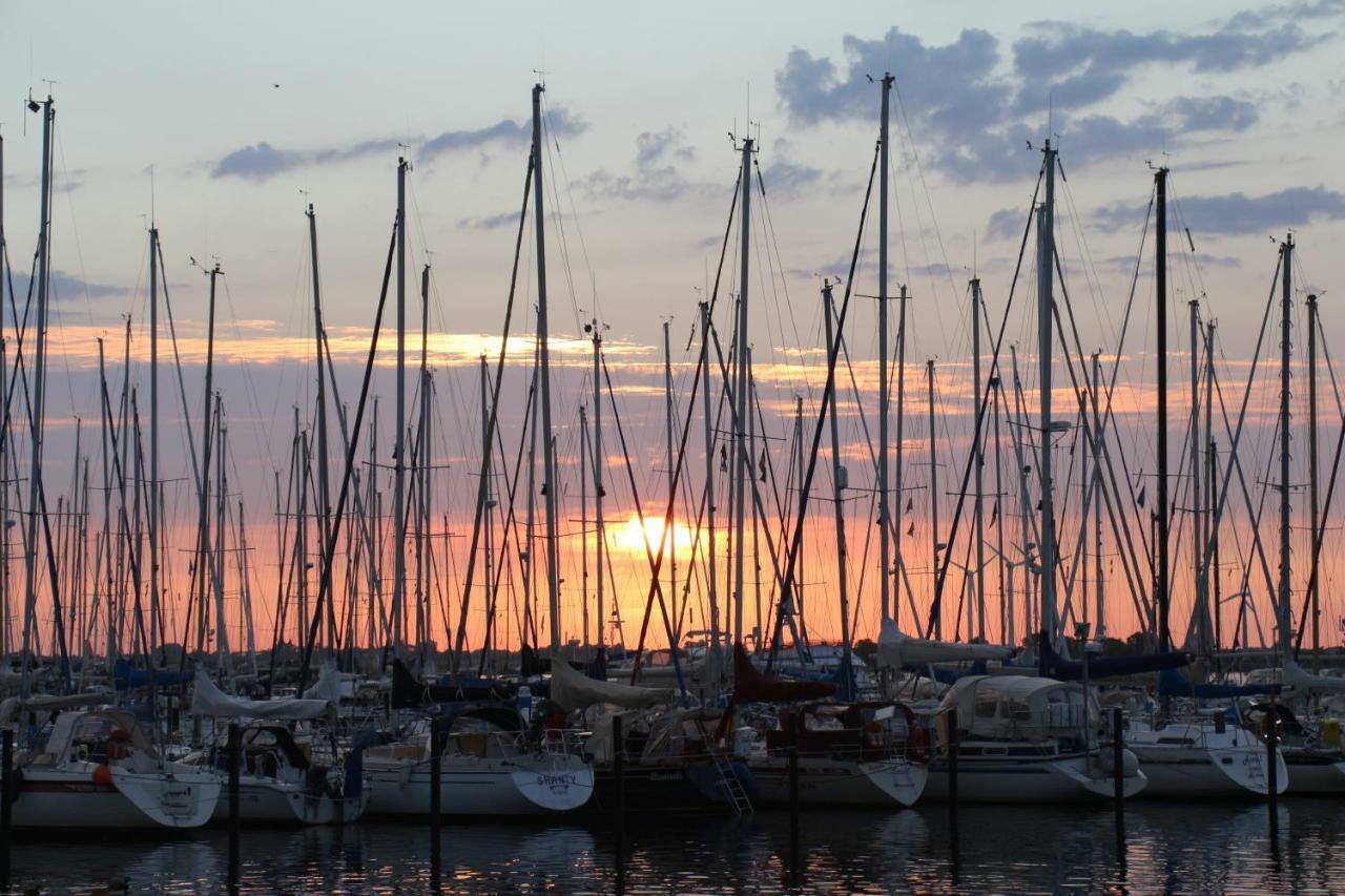 2Zi-Ferienwohnung Am Suedstrand Mit Eigenem Parkplatz Perfekt Fuer Familie Burgtiefe auf Fehmarn ภายนอก รูปภาพ